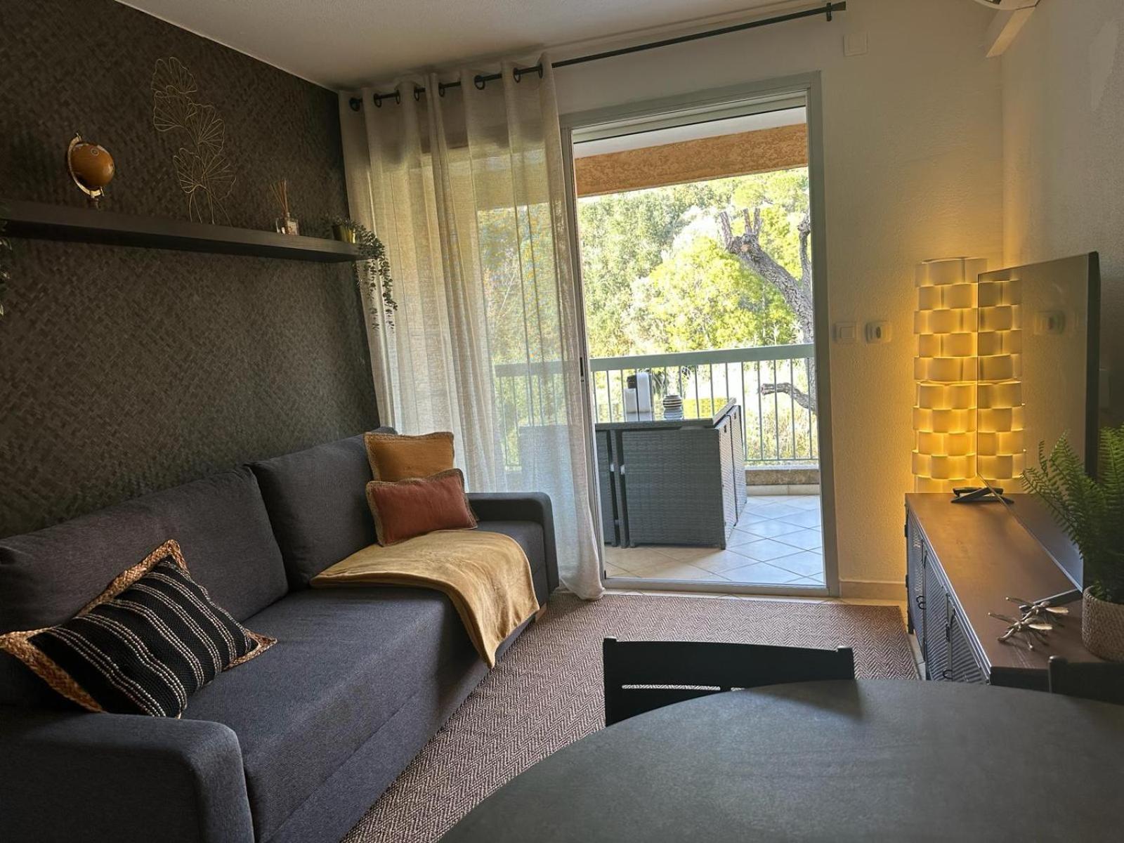 Appartement Residence Santa Barbara Avec Piscine Et A 750M De La Plage Cavalaire-sur-Mer Exteriér fotografie