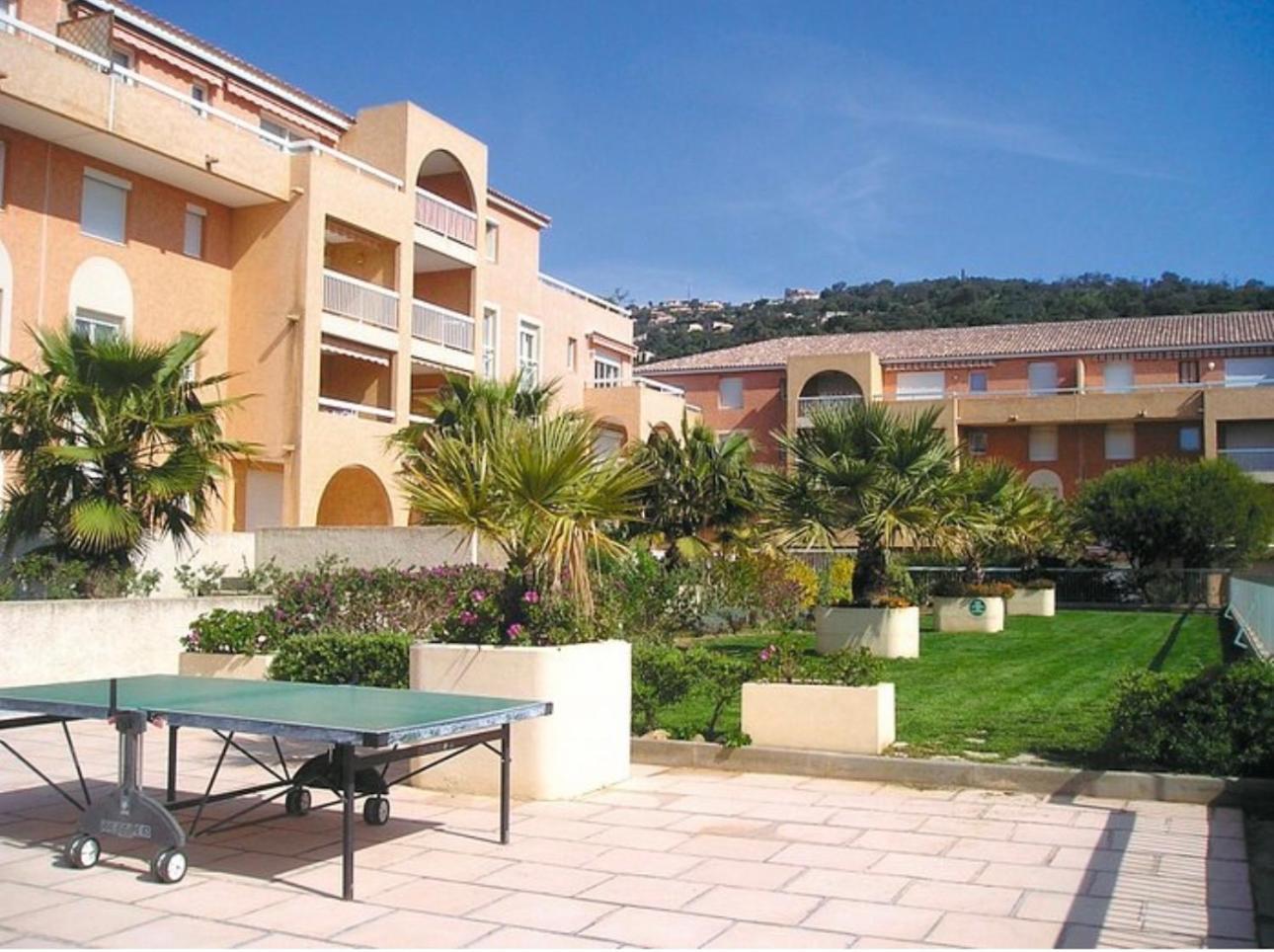 Appartement Residence Santa Barbara Avec Piscine Et A 750M De La Plage Cavalaire-sur-Mer Exteriér fotografie