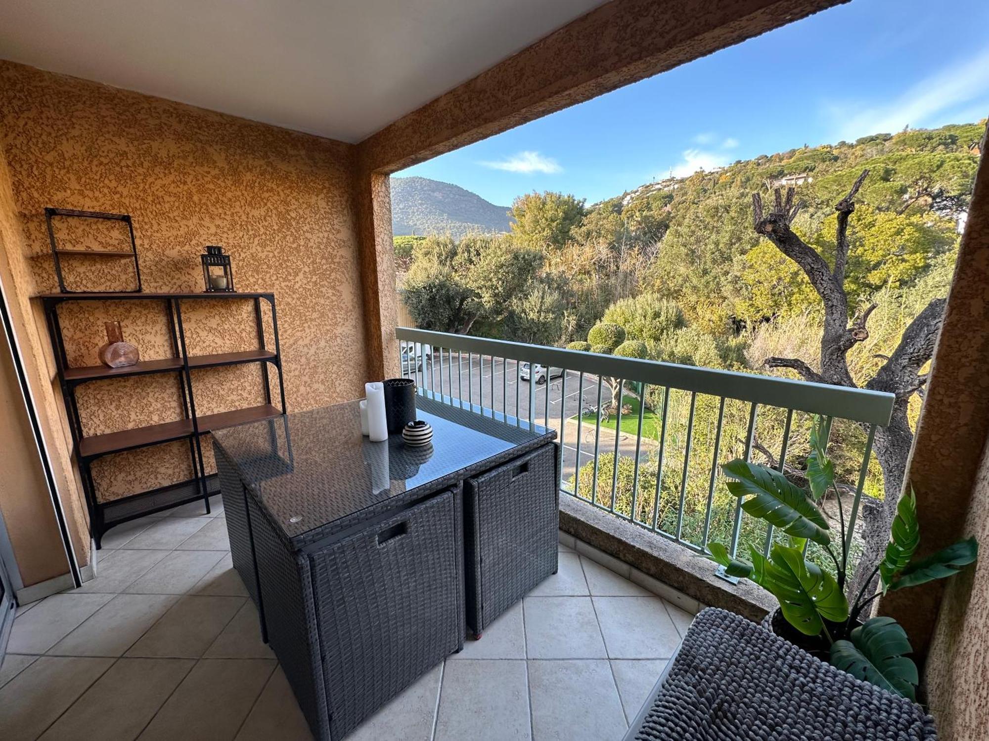 Appartement Residence Santa Barbara Avec Piscine Et A 750M De La Plage Cavalaire-sur-Mer Exteriér fotografie